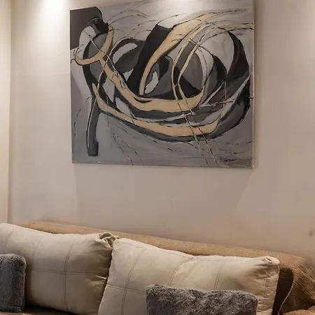 Urban Luxury By Infox Daire